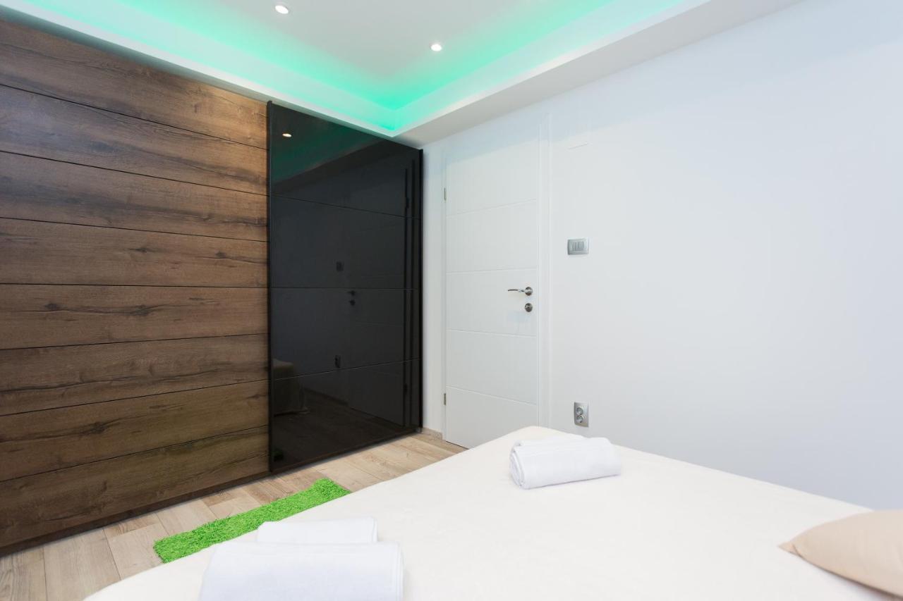 Purple & Apple Green Apartment สปลิท ภายนอก รูปภาพ